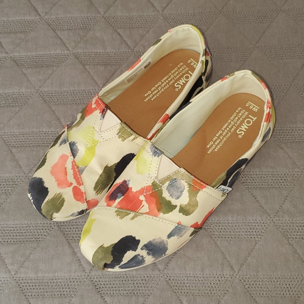 Toms